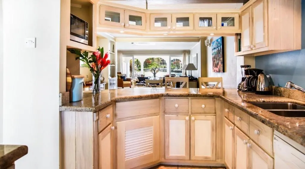 Waterfront 2-Bed Townhouse - Harbour 17 Townhouse Villa Gros Islet Saint Lucia